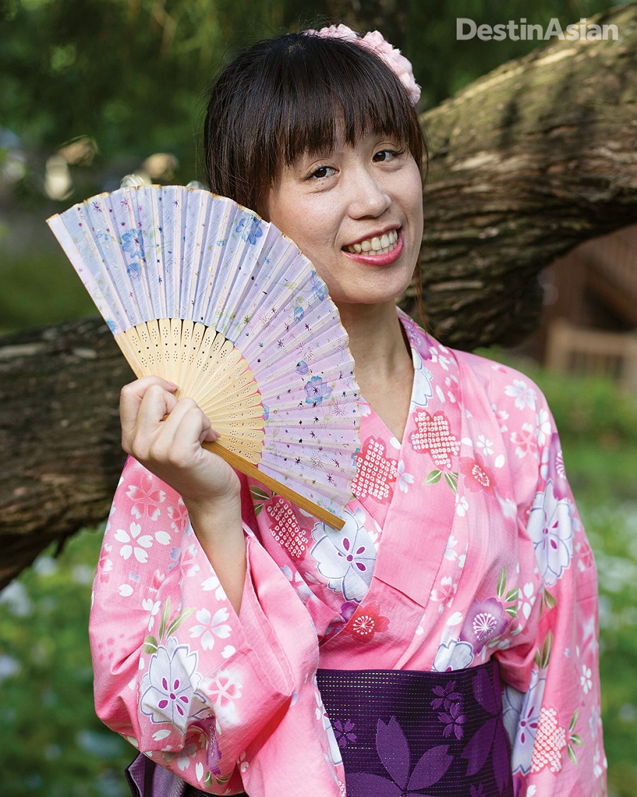 A kimono-clad visitor in Beitou Park.