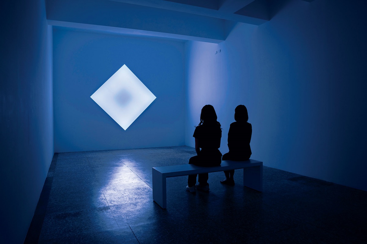 Corinth Canal, The Diamond, a glass-wall installation by James Turrell at Alien Art Center.