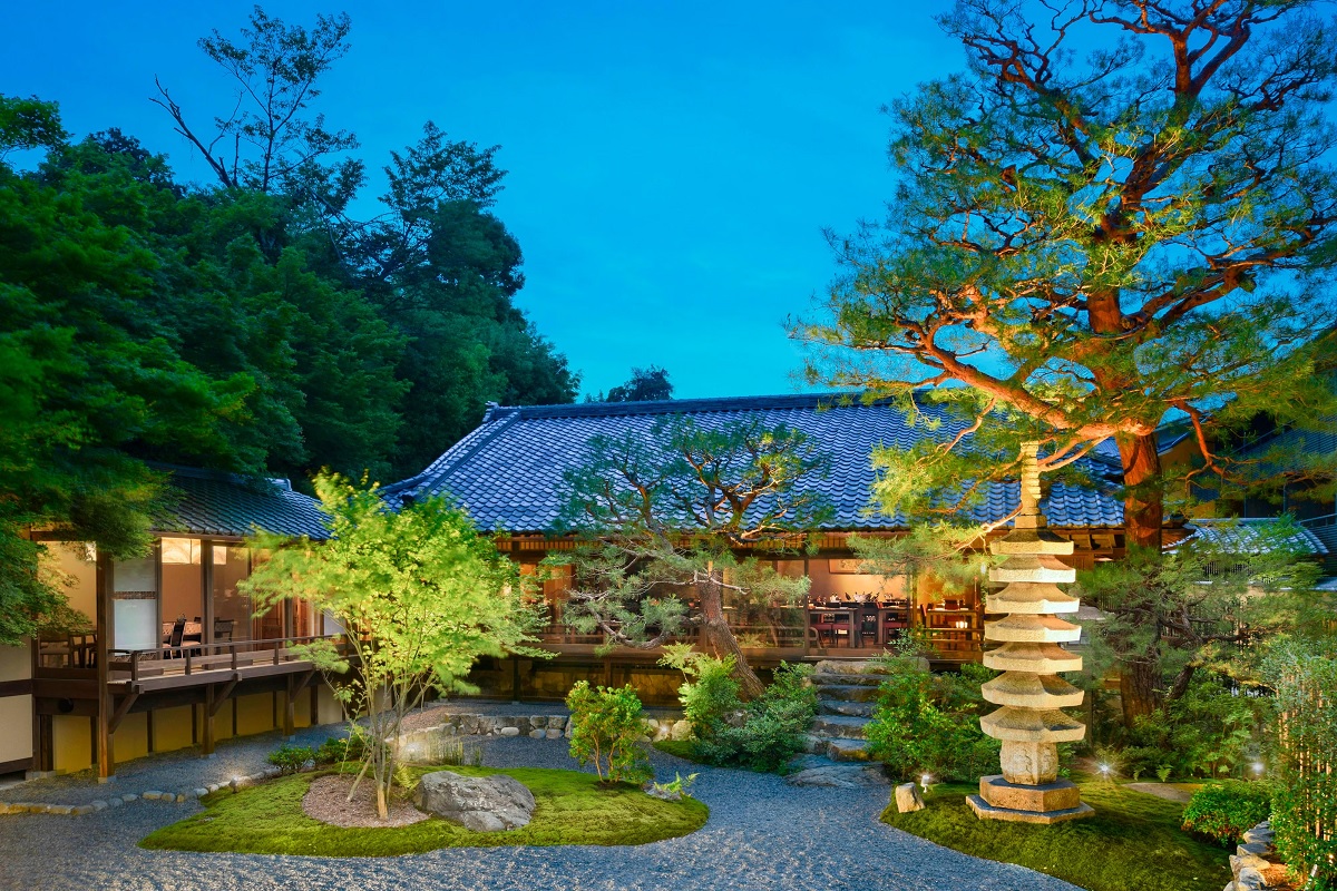 A view of the gardens outside Kyo-Suiran restaurant at Suiran, a Luxury Collection Hotel, Kyoto.